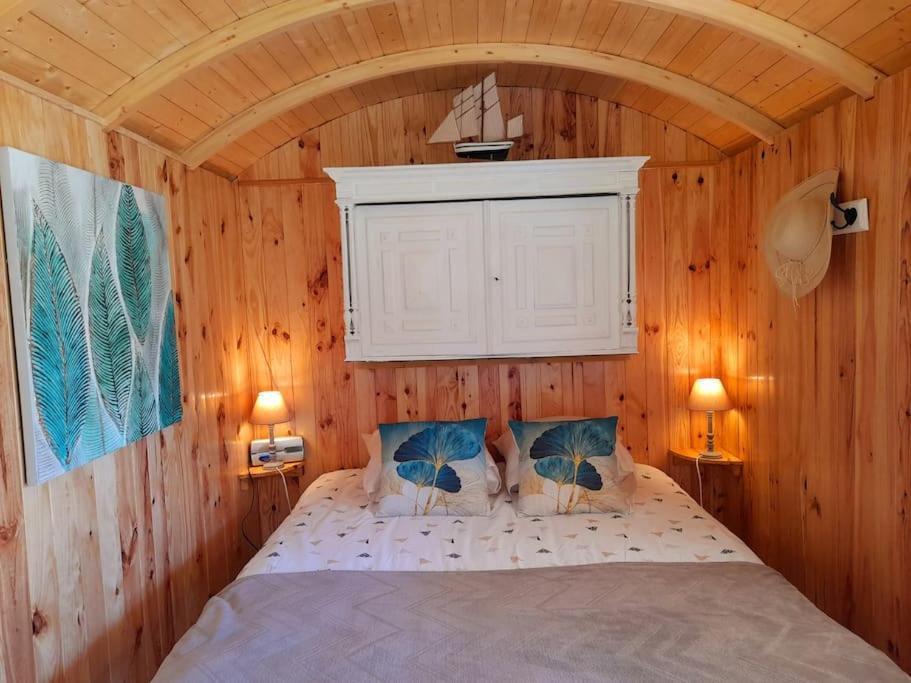 Вилла La Roulotte Du Pecheur Saint-Prive Экстерьер фото
