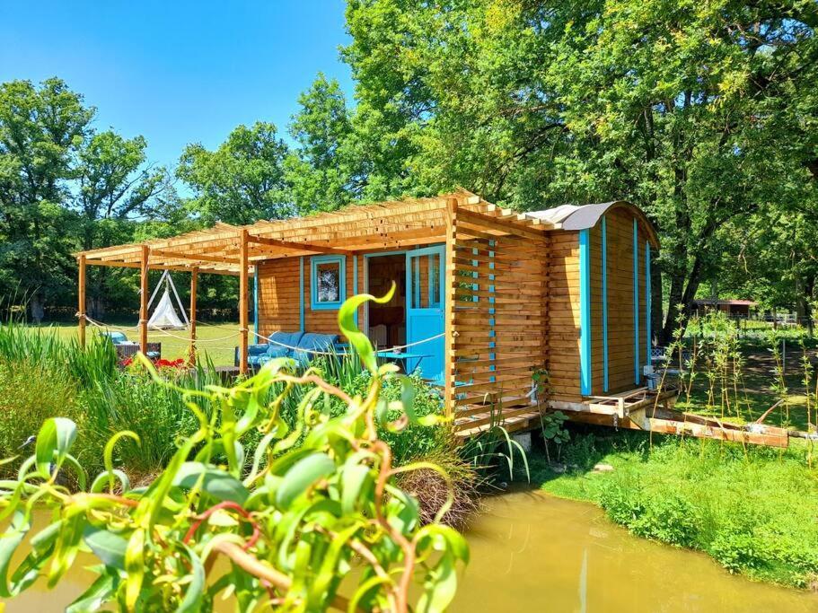 Вилла La Roulotte Du Pecheur Saint-Prive Экстерьер фото
